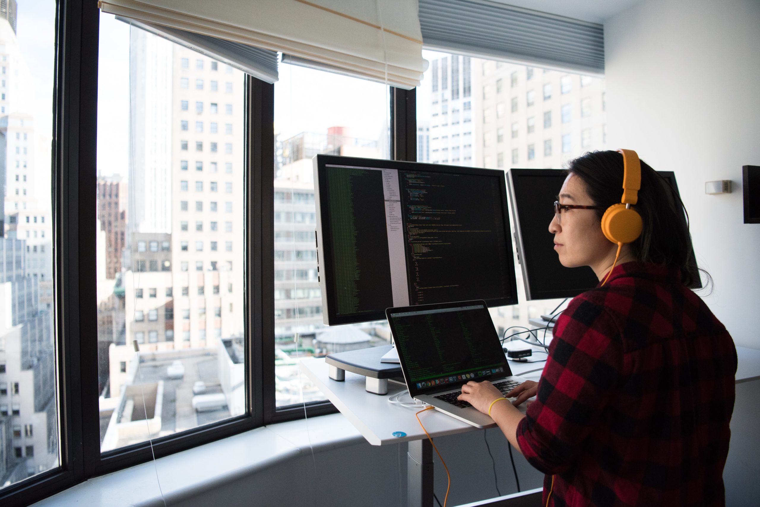 christina-wocintechchat-com-7PHq2BCa7dM-unsplash competitive solutions delivery on demand